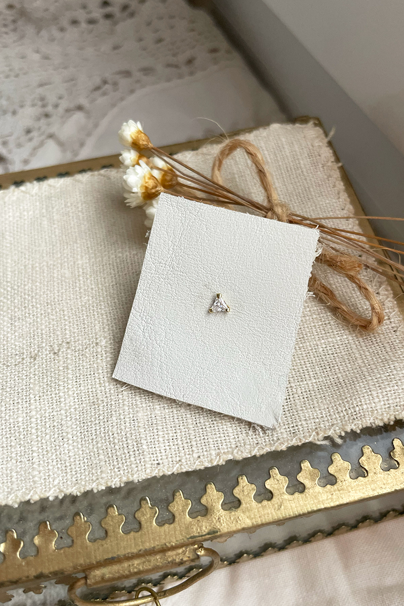 Pendiente Triangular Circonita