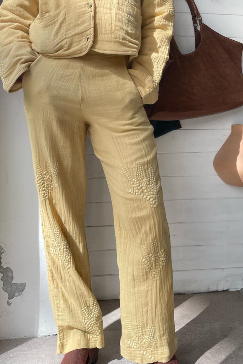 Pantalon Bordados Mostaza