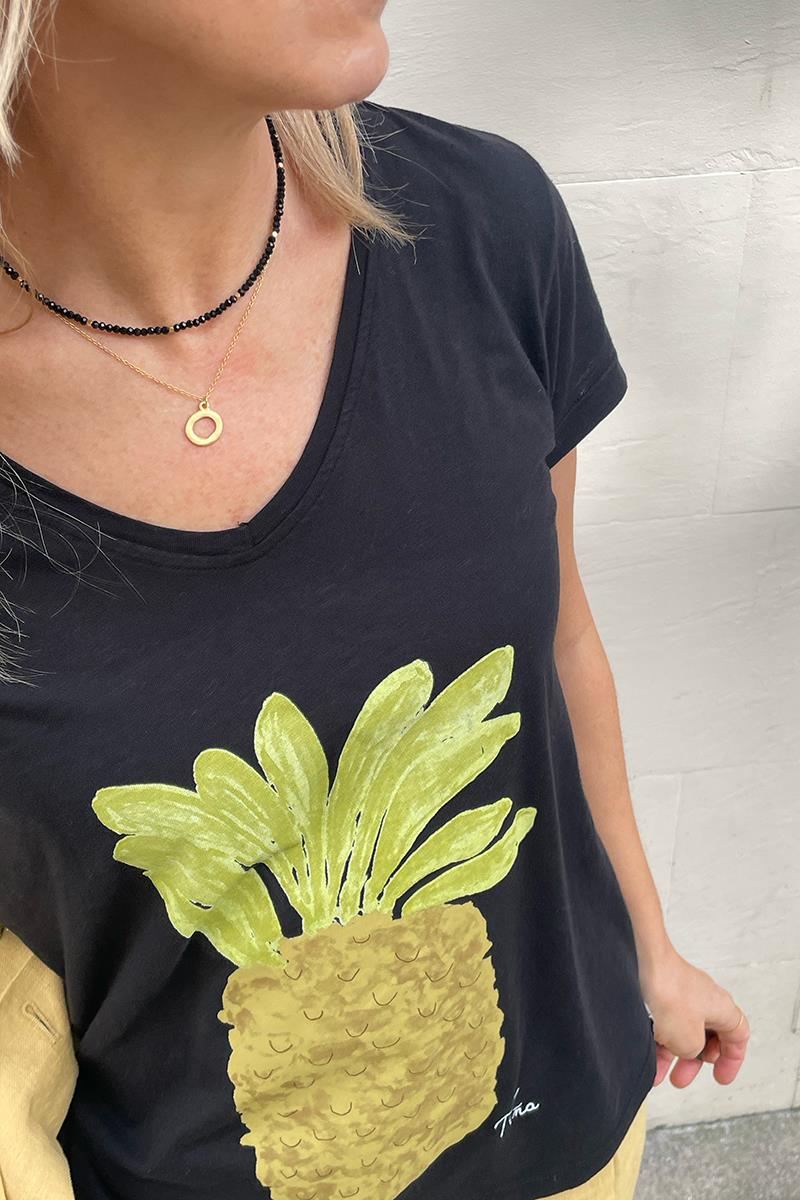 Camiseta Negra Piña