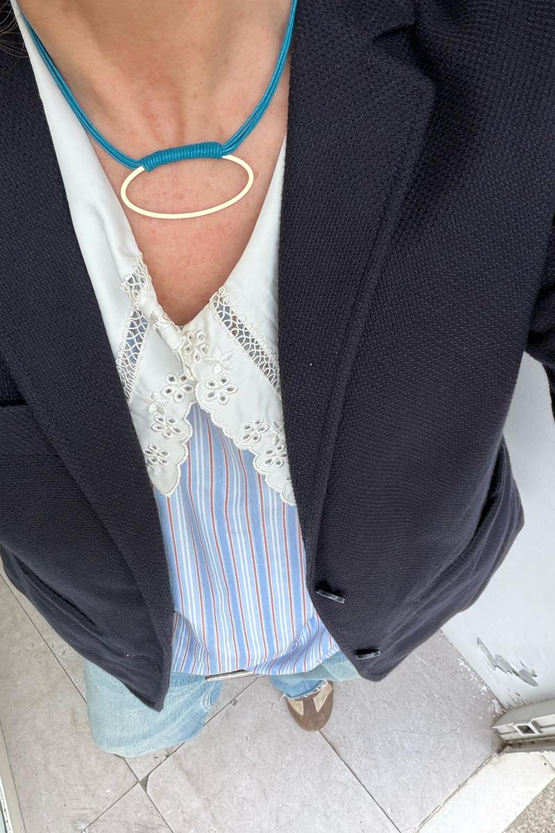 Collar Ovalo Cordones Azul Pato