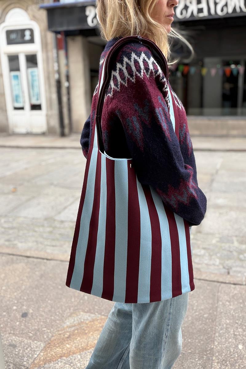 Bolso Rayas Celeste Burdeos